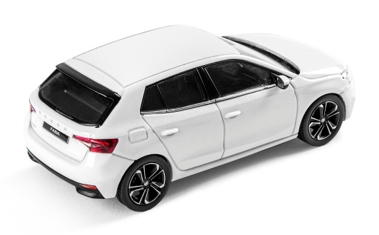 Fabia IV 1:43 bílá Moon